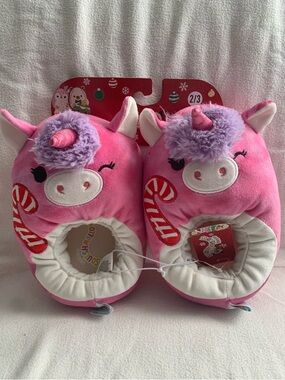 NWT Squishmellow Christmas Unicorn Slippers, Size 2/3 Kids